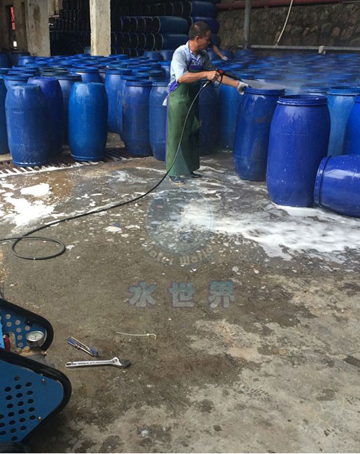 Chemical barrel cleaning